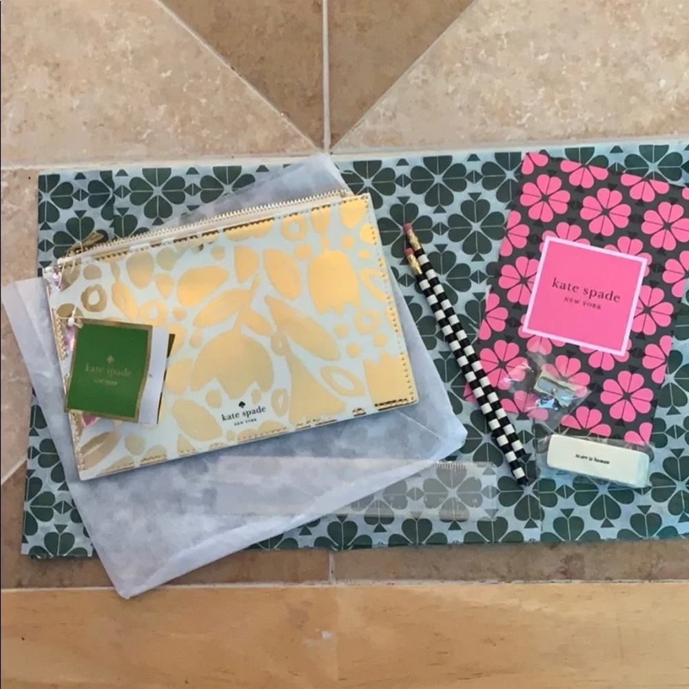 Kate Spade Graphic Golden Floral 7 Piece Pencil Pouch / Case Set.